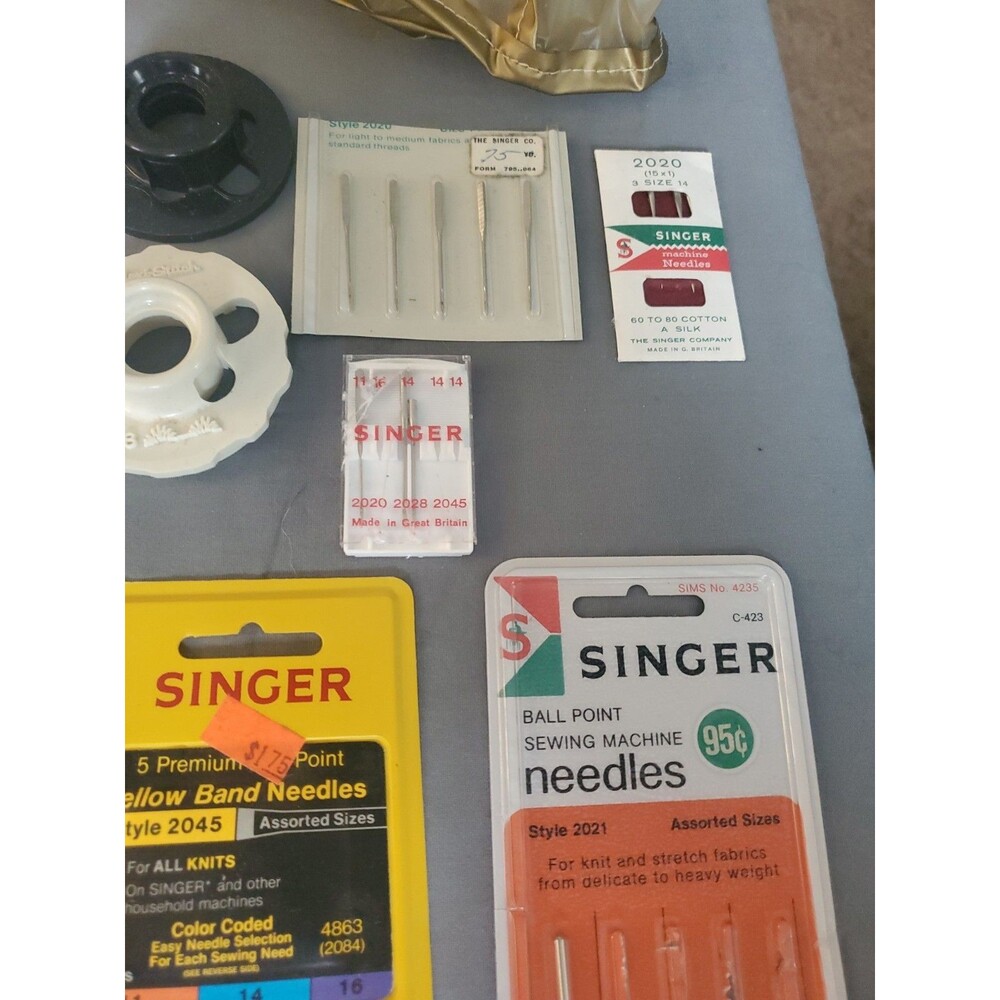 Vtg Singer Sewing Machine Accessories Buttonholer Needles See Pictures - Picture 16 of 16